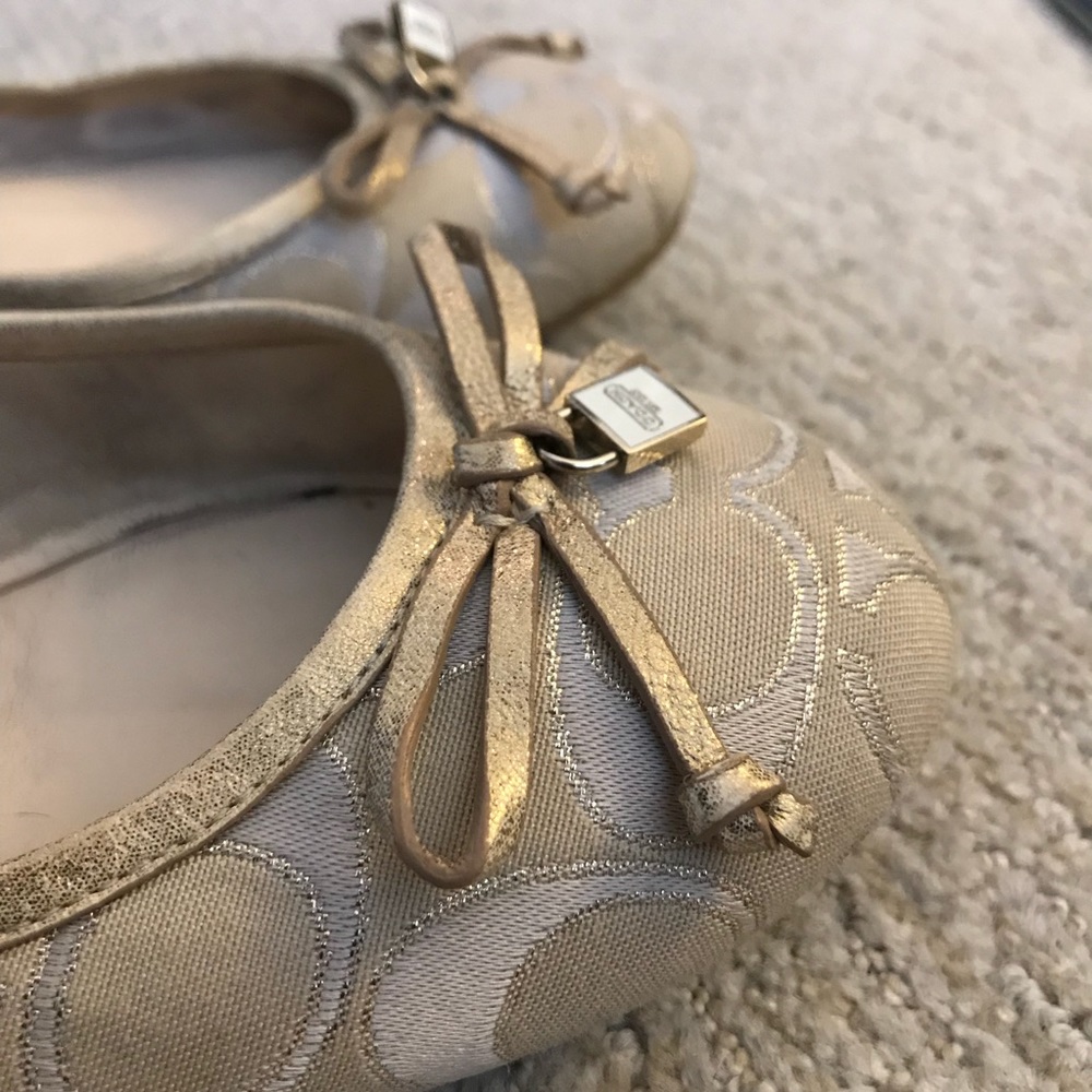 Coach flats